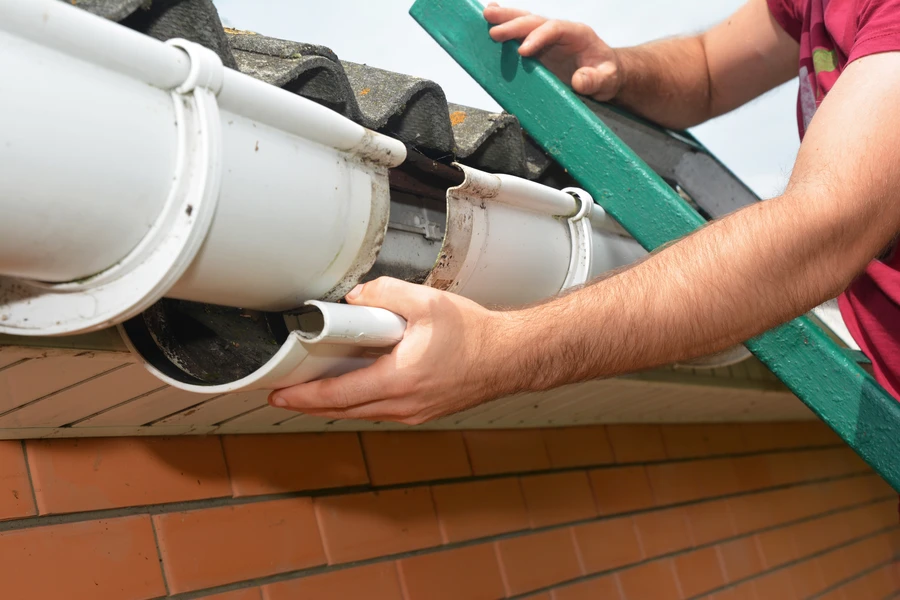 How Gutter Replacement Reduces Exterior Maintenance in Peekskill, NY